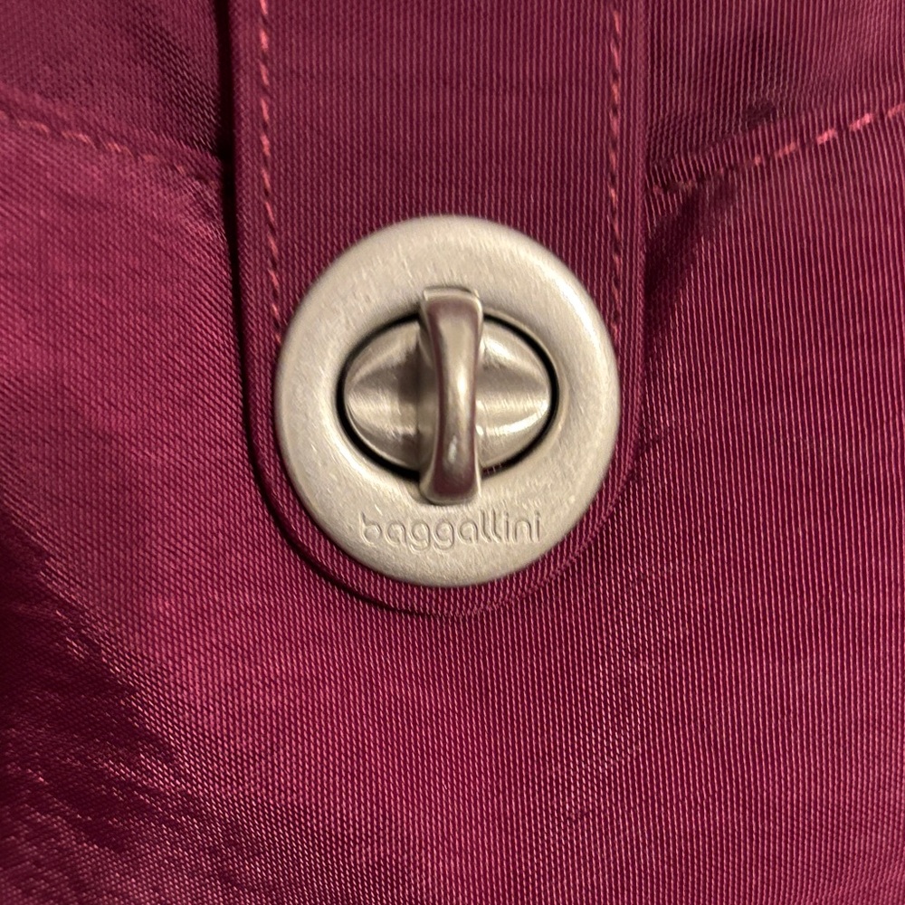 Baggalini Helsinki Burgundy Shoulder Bag - Picture 2 of 10
